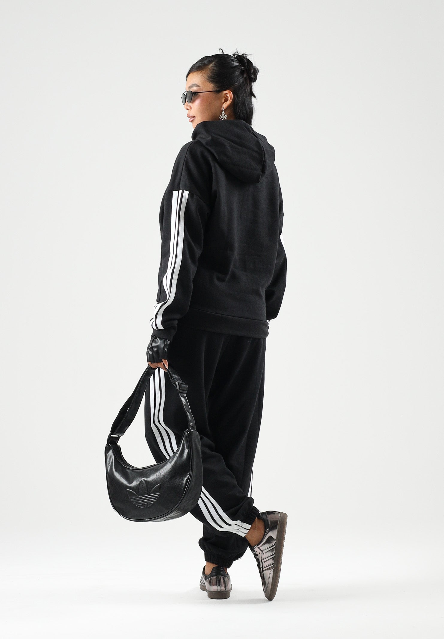 ADIDAS PERFORMANCE Felpa girocollo ESSENTIALS 3-STRIPES nera da donna JX2538 . ADIDAS PERFORMANCE 
