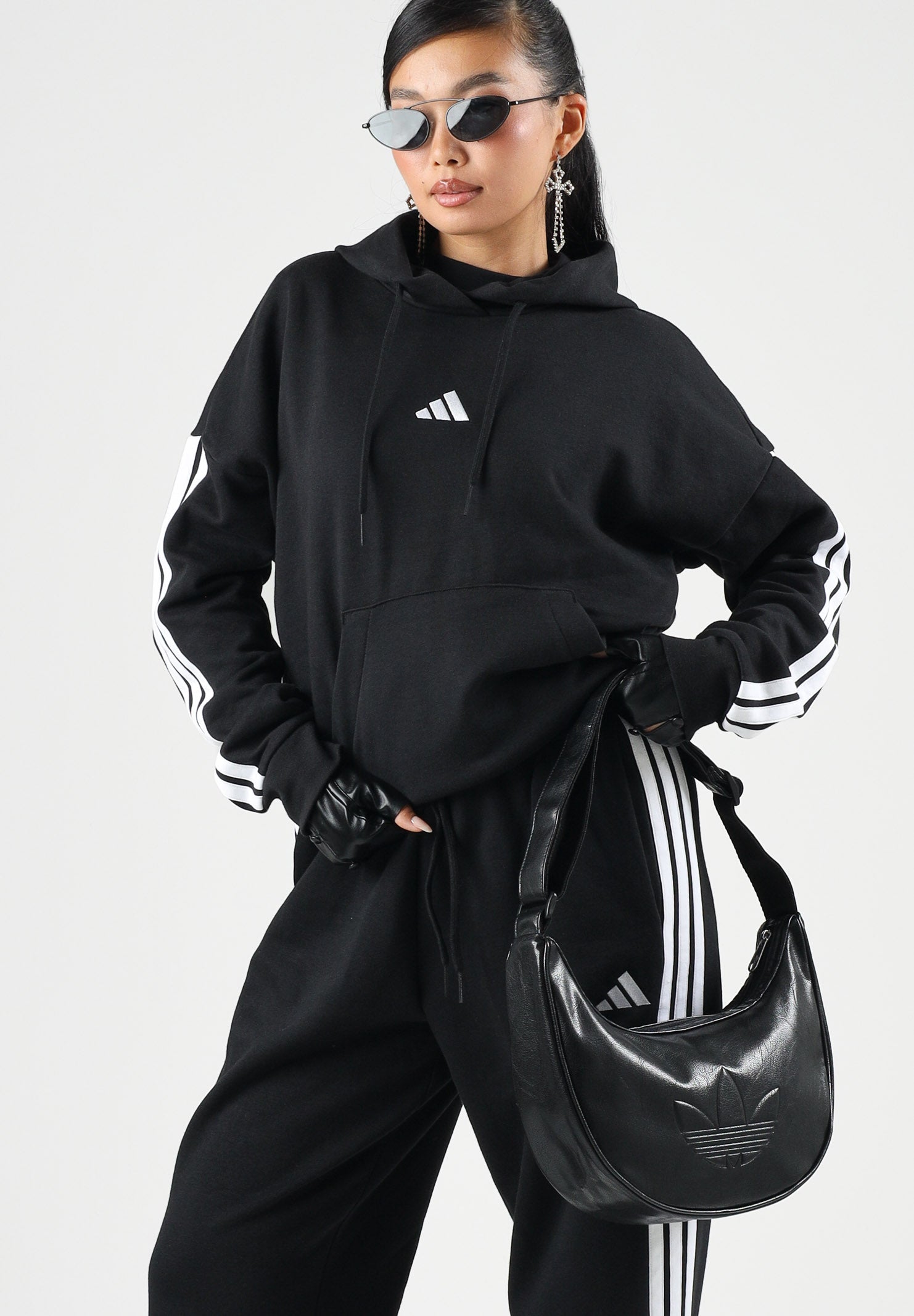 ADIDAS PERFORMANCE Felpa girocollo ESSENTIALS 3-STRIPES nera da donna JX2538 . ADIDAS PERFORMANCE 