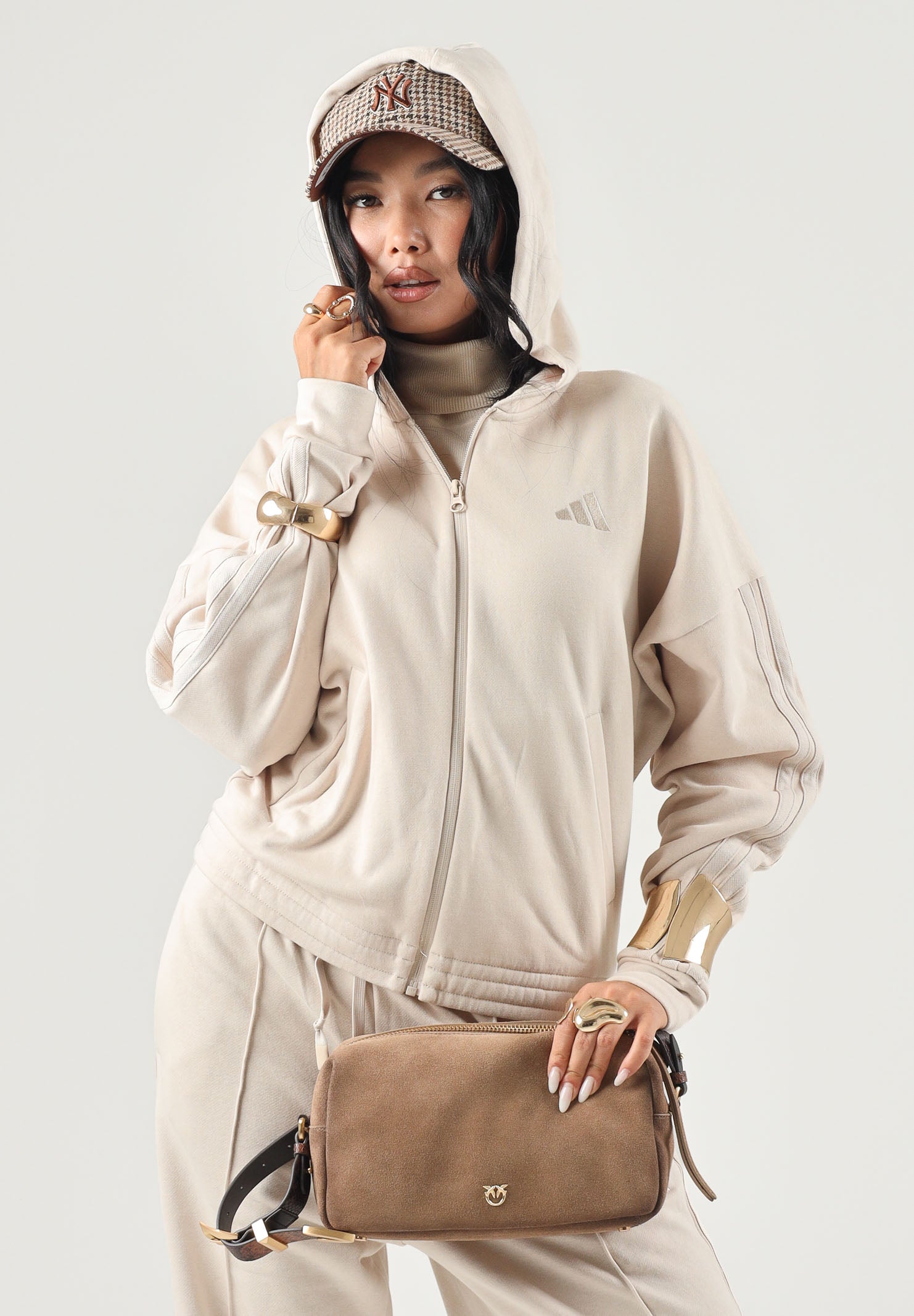 ADIDAS PERFORMANCE Tuta ENERGIZE TRACK SUIT Crystal Linen beige da donna. KB8172 . ADIDAS PERFORMANCE 