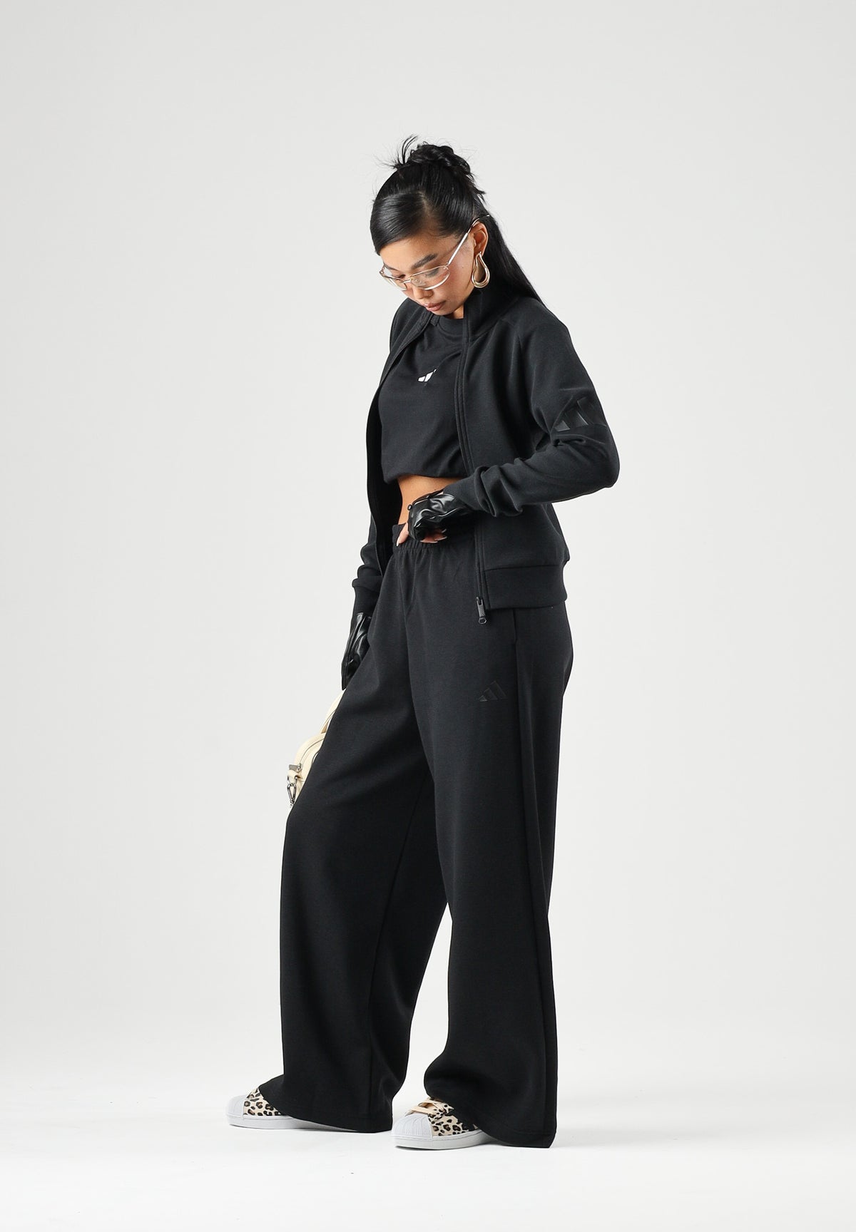 ADIDAS PERFORMANCE Pantaloni SOFT LUX STRAIGHT neri da donna KE6823 . ADIDAS PERFORMANCE 
