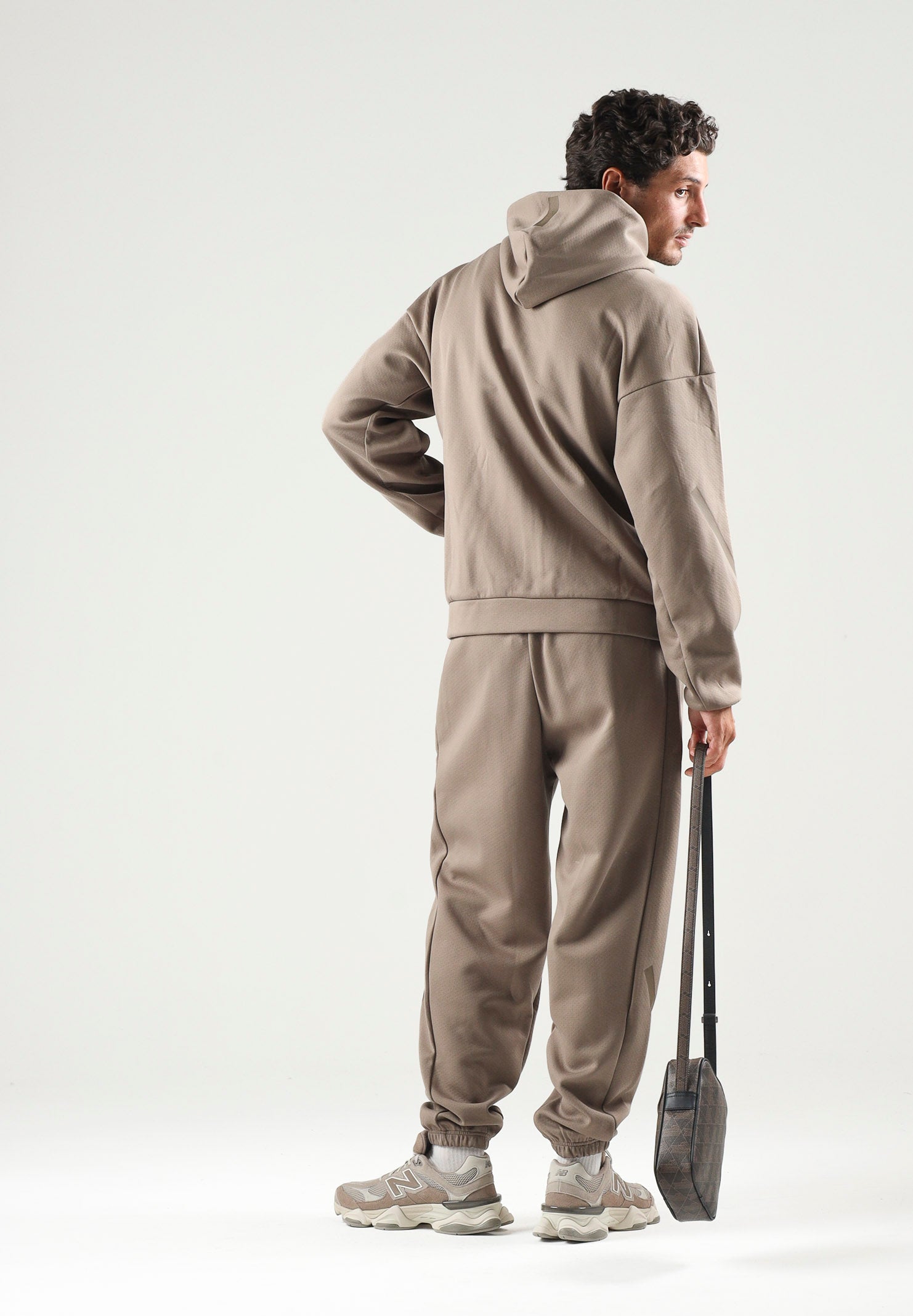 ADIDAS PERFORMANCE pantaloni adidas Z.N.E. Khaki Six beige kaki da uomo. KF3809 . ADIDAS PERFORMANCE 
