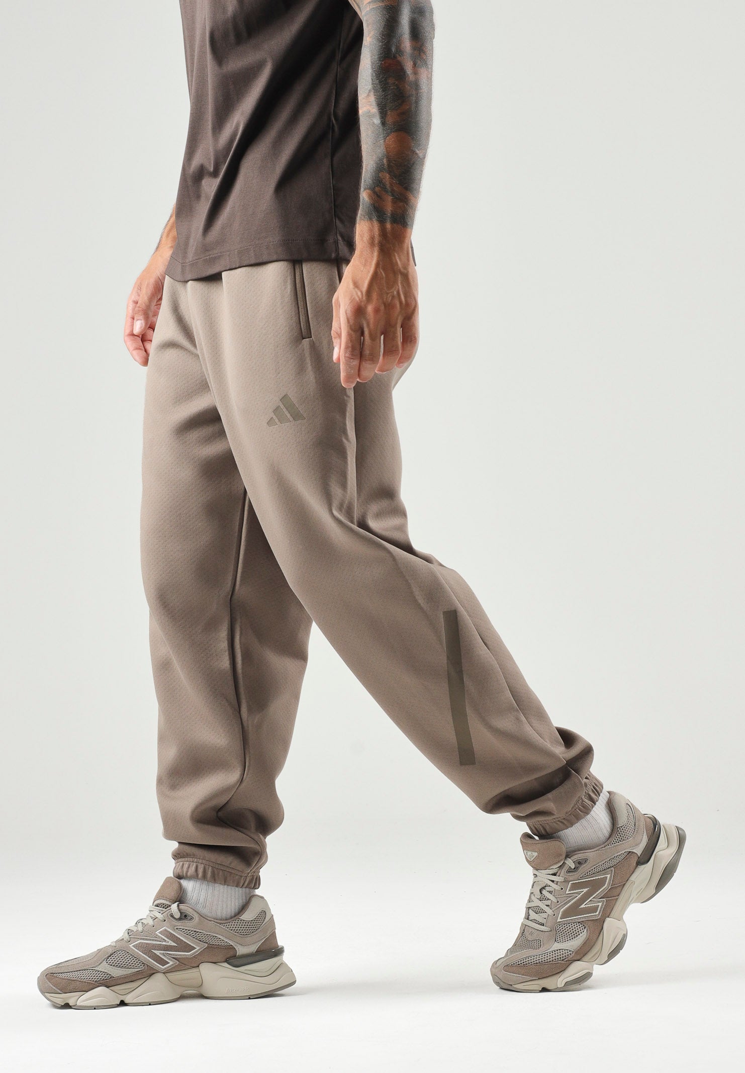 ADIDAS PERFORMANCE pantaloni adidas Z.N.E. Khaki Six beige kaki da uomo. KF3809 . ADIDAS PERFORMANCE 