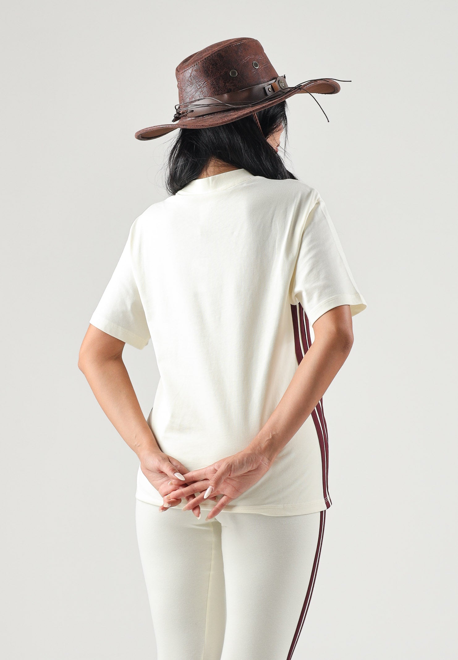 ADIDAS PERFORMANCE T-shirt ESSENTIALS 3-STRIPES  avorio e bordeaux da donna. KF8331 . ADIDAS PERFORMANCE 