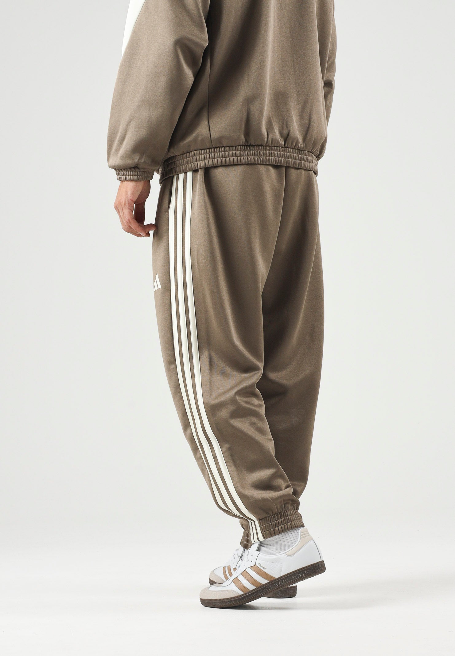 ADIDAS PERFORMANCE Pantaloni sportivi Stadium Khaki Six / Ivory beige e avorio uomo. KR5300 . ADIDAS PERFORMANCE 