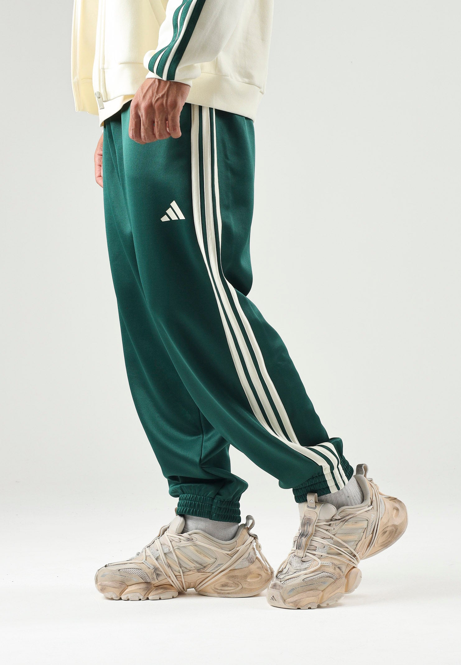 ADIDAS PERFORMANCE pantaloni sportivi Stadium Track Pants Collegiate Green/Ivory verde e avorio da uomo. KR7787 . ADIDAS PERFORMANCE 