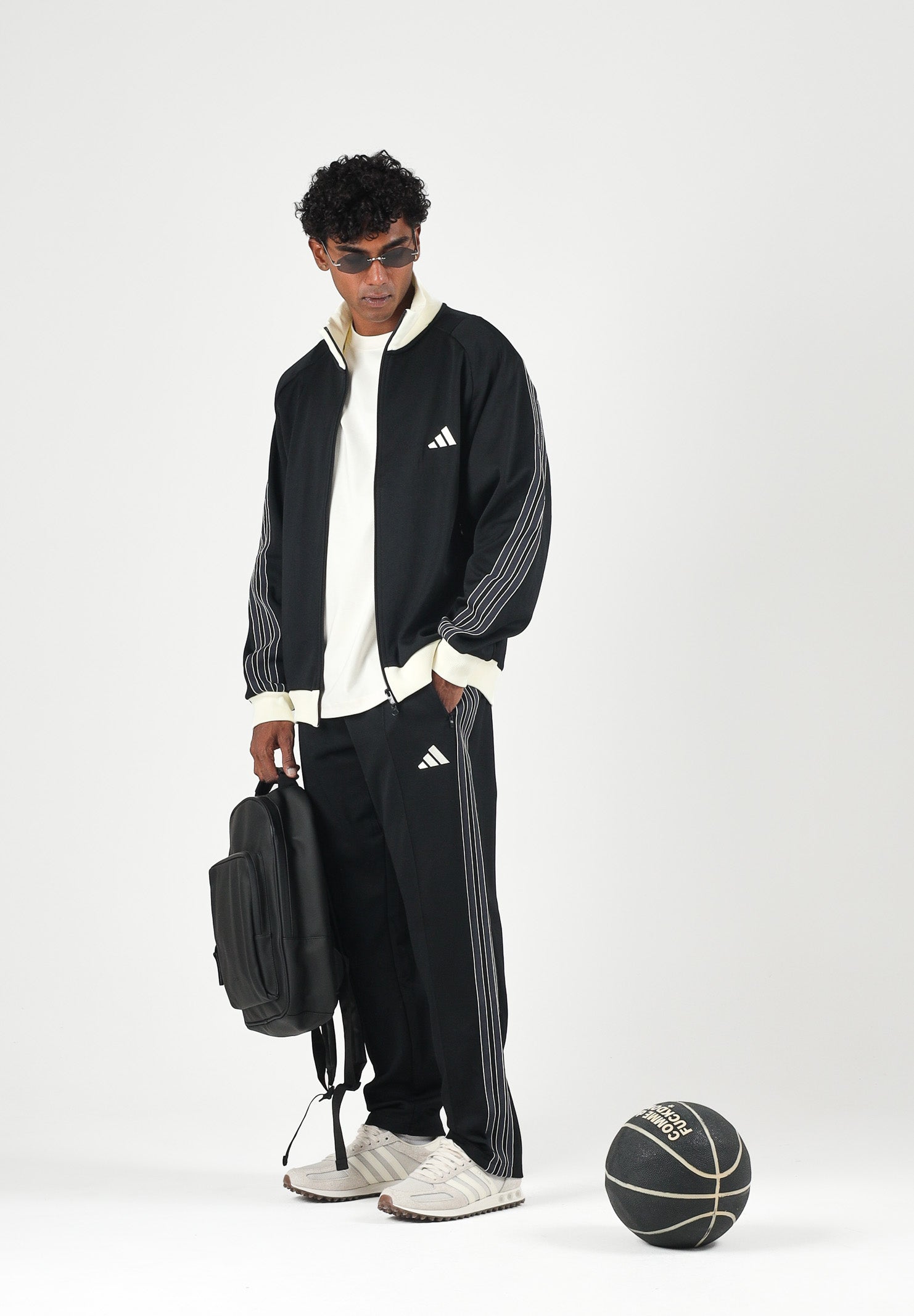ADIDAS PERFORMANCE Felpa con zip STADIUM in piqué nero con dettagli avorio per uomo. KV5898 . ADIDAS PERFORMANCE 