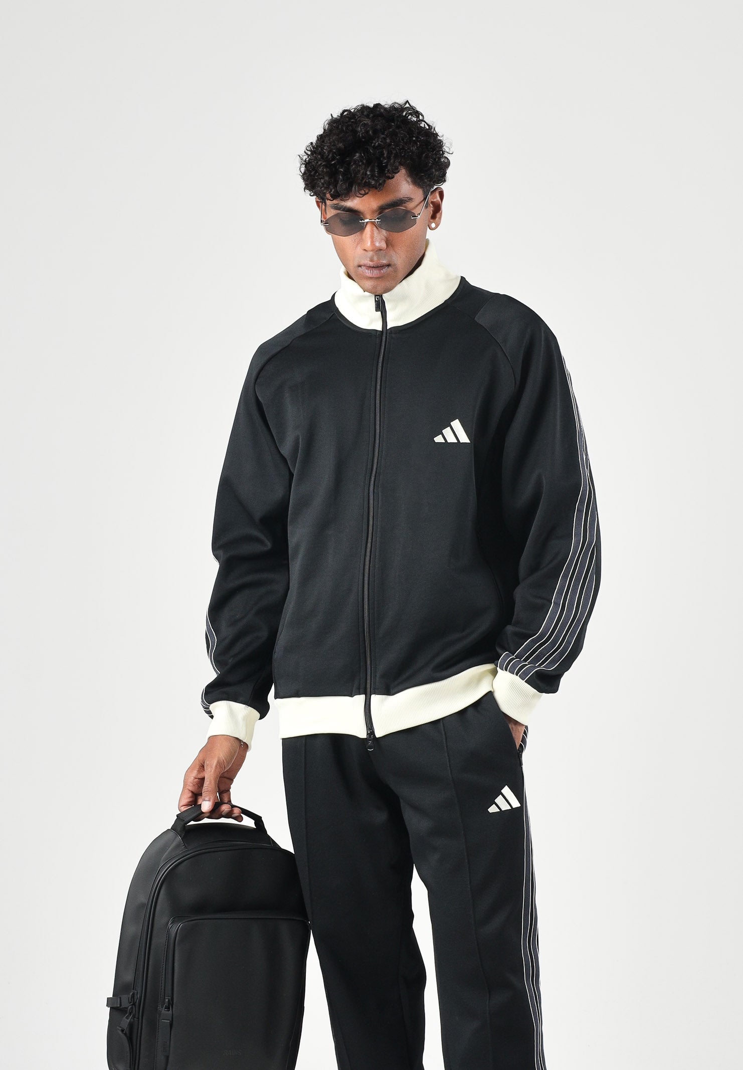 ADIDAS PERFORMANCE Felpa con zip STADIUM in piqué nero con dettagli avorio per uomo. KV5898 . ADIDAS PERFORMANCE 