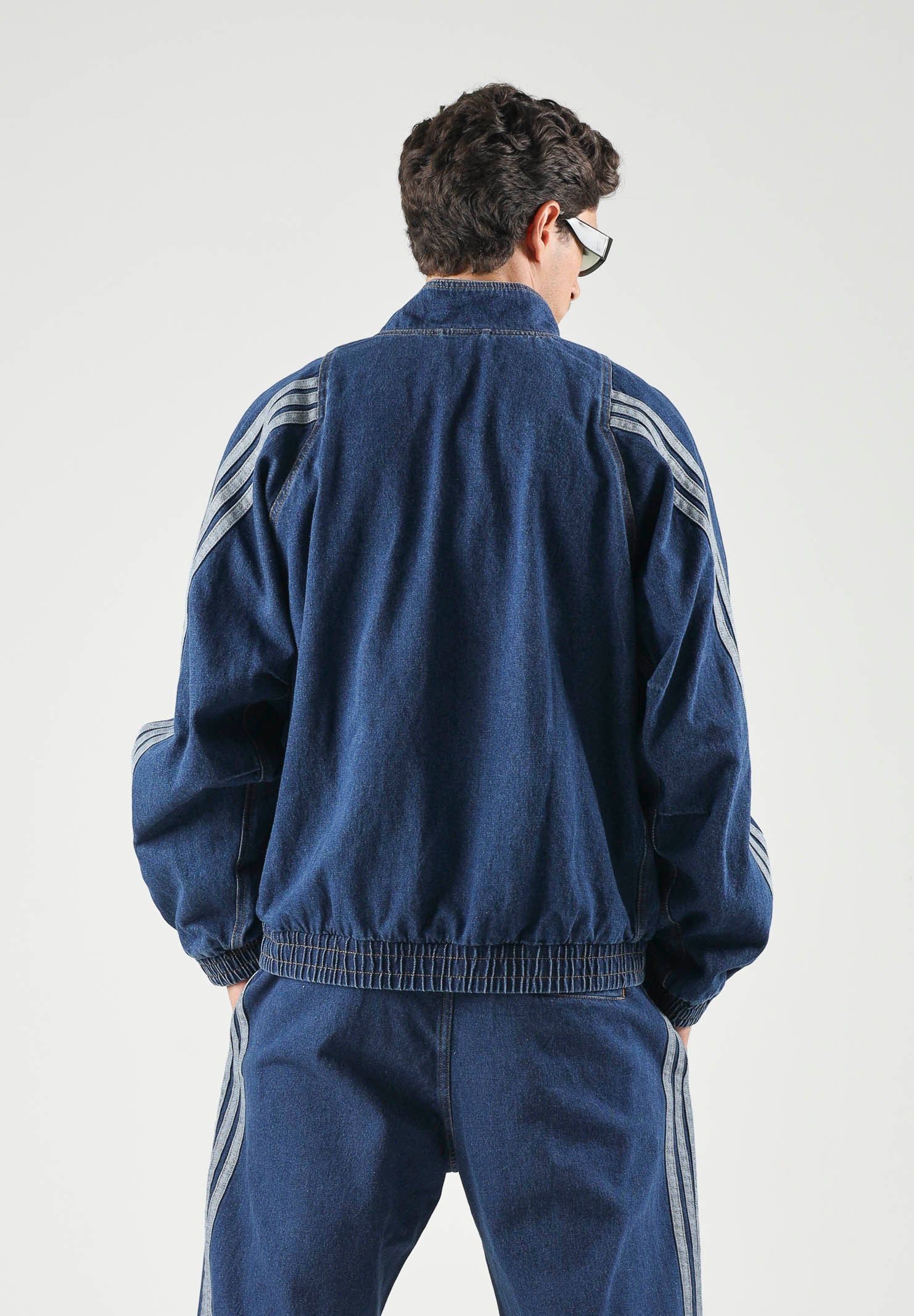 ADIDAS PERFORMANCE Giubbotto in denim Preloved blu da uomo con 3-stripes iconiche tono su tono KV8345 . ADIDAS PERFORMANCE 
