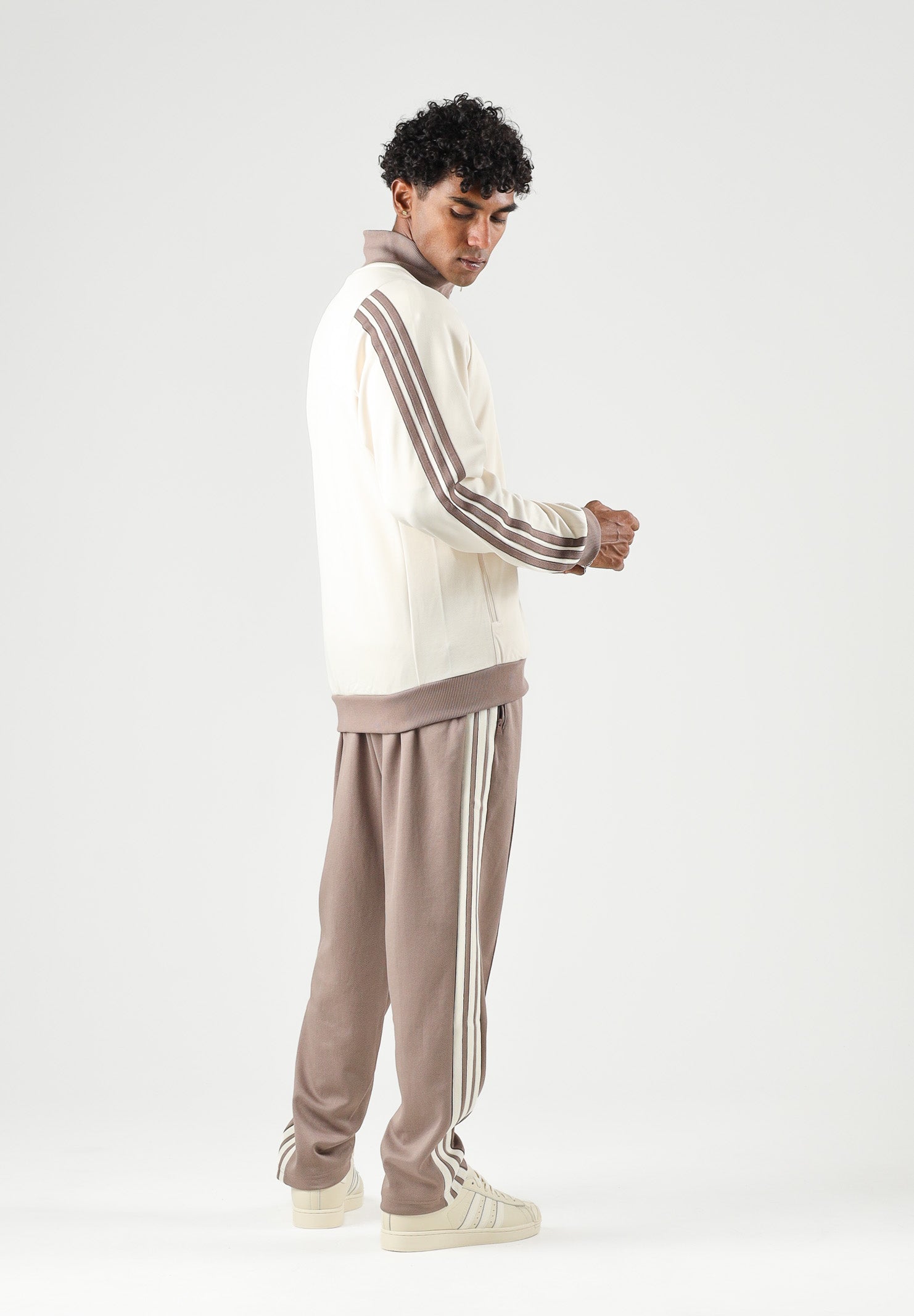ADIDAS PERFORMANCE  Felpa con zip STADIUM beige-burro con dettagli marroni  da uomo. KV8380 . ADIDAS PERFORMANCE 
