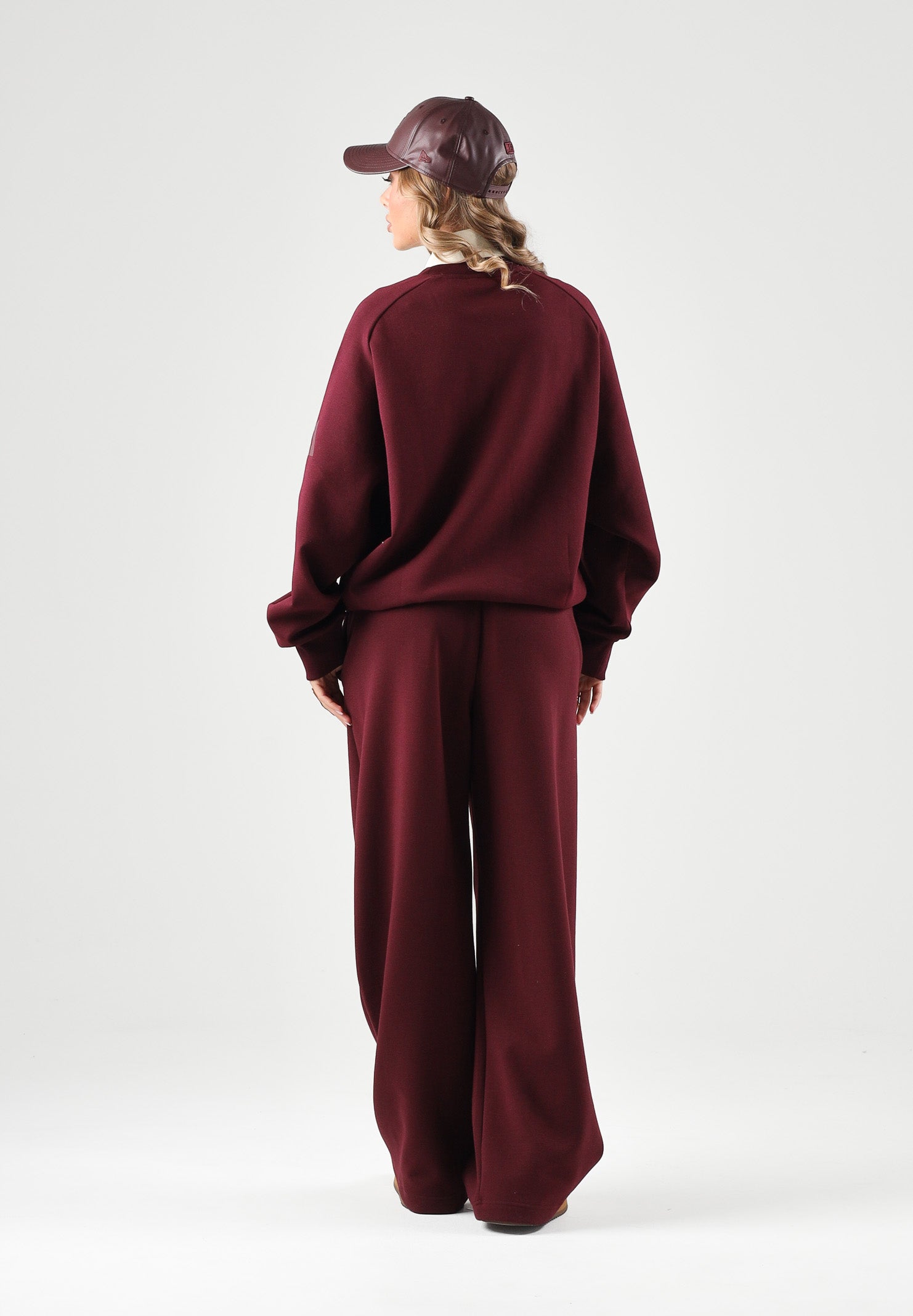 ADIDAS PERFORMANCE Felpa girocollo ESSENTIALS FLEECE SWEATSHIRT maroon bordeaux da donna. KW0922 . ADIDAS PERFORMANCE 