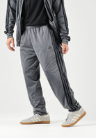ADIDAS PERFORMANCE Tuta sportiva GREFIV/BLAC grigio e nero da uomo con mini logo KY2274 . ADIDAS PERFORMANCE 