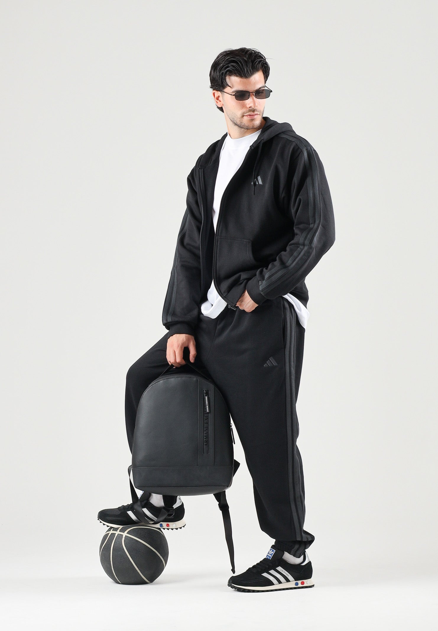 ADIDAS PERFORMANCE pantaloni sportivi Essentials 3-Stripes Fleece Tapered Cuffed Pants Black/Carbon nero da uomo. KY4124 . ADIDAS PERFORMANCE 