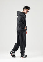 ADIDAS PERFORMANCE pantaloni sportivi Essentials 3-Stripes Fleece Tapered Cuffed Pants Black/Carbon nero da uomo. KY4124 . ADIDAS PERFORMANCE 