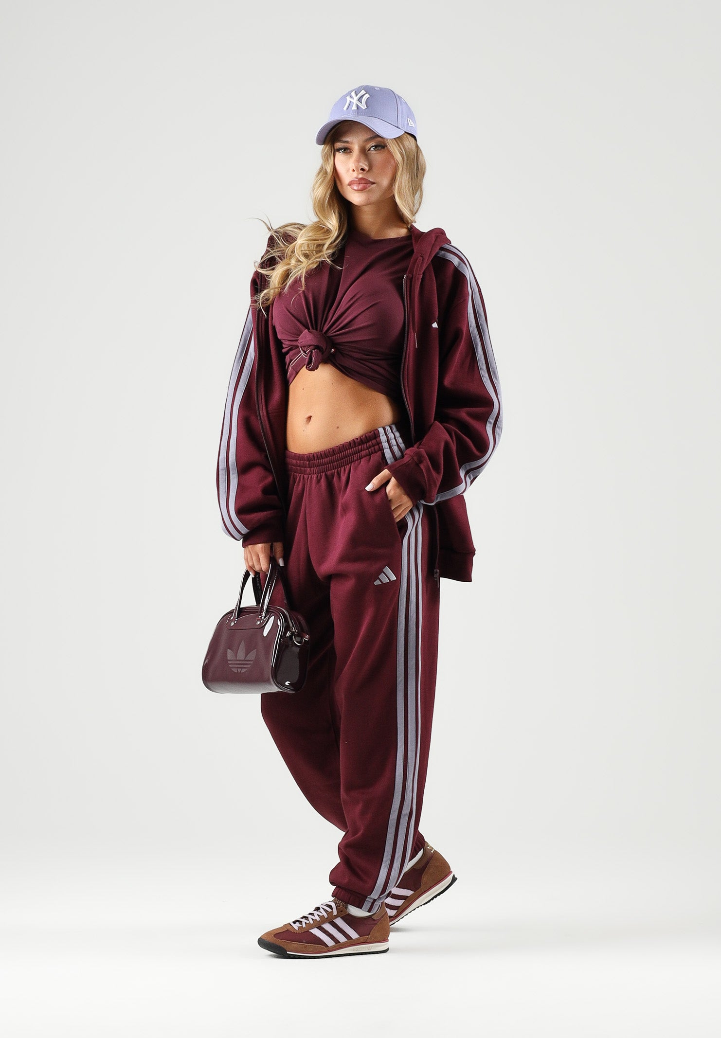 ADIDAS PERFORMANCE  Pantaloni sportivi ESSENTIALS 3-STRIPES bordeaux per uomo e donna<BR/> KY4134 . ADIDAS PERFORMANCE 