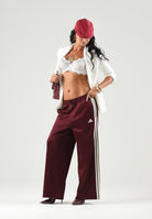 ADIDAS PERFORMANCE Pantaloni 3-STRIPES WIDE LEG TRACK PANTS Maroon/Ivory bordeaux e avorio donna. KY8168 . ADIDAS PERFORMANCE 
