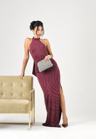 ALMA SANCHEZ Abito lungo Amarena bordeaux da donna, con collo alto, spalle scoperte, applicazioni di strass.<BR/> AS2627037E AM ALMA SANCHEZ 