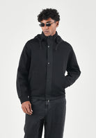 ARMANI EXCHANGE Giacca a vento nera da uomo con colletto alto protettivo e chiusura frontale con bottoni automatici. XM001011AF10818 UC001 ARMANI EXCHANGE 