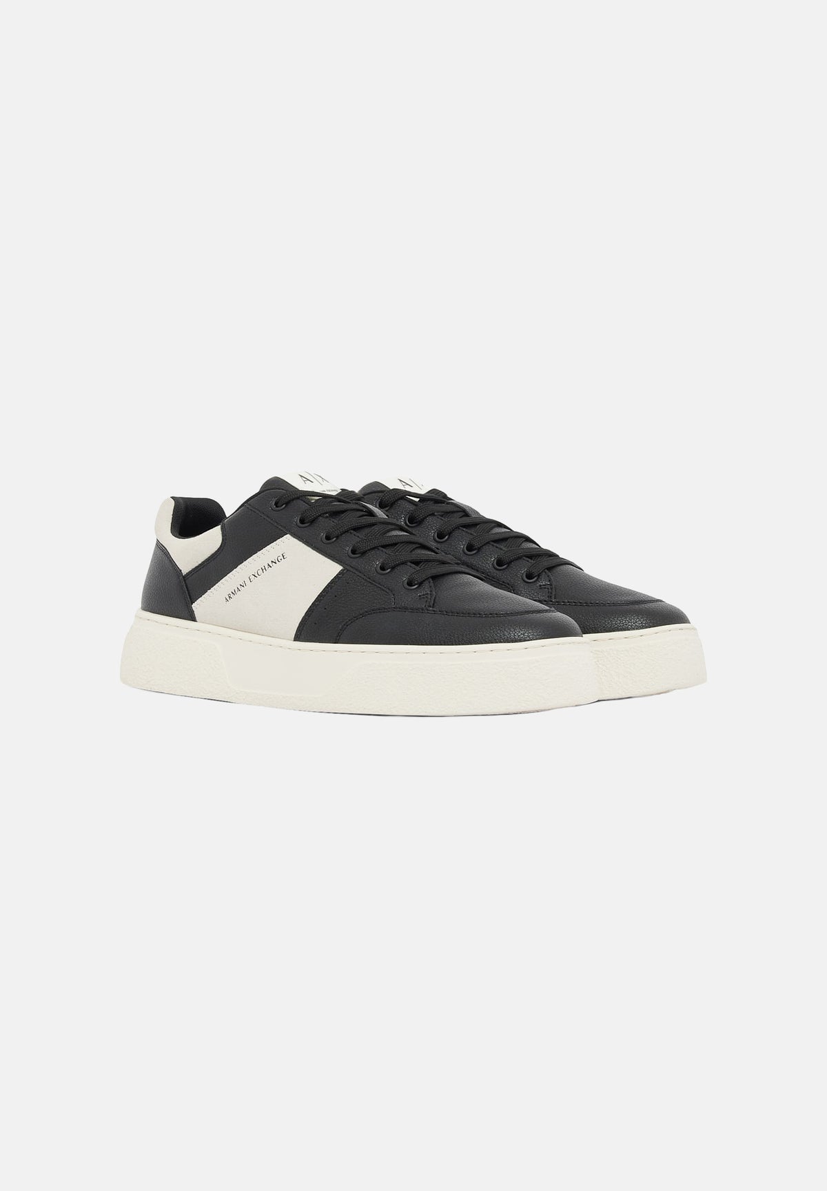 ARMANI EXCHANGE Sneakers black-off white-nero da uomo con inserti a contrasto e stringhe. XM002627AF17540 MC482 ARMANI EXCHANGE 
