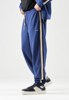 ARMANI EXCHANGE Pantaloni JOGGER blue depths per uomo con coulisse in vita e bande laterali a contrasto. XM002893AF19936 UB095 ARMANI EXCHANGE 
