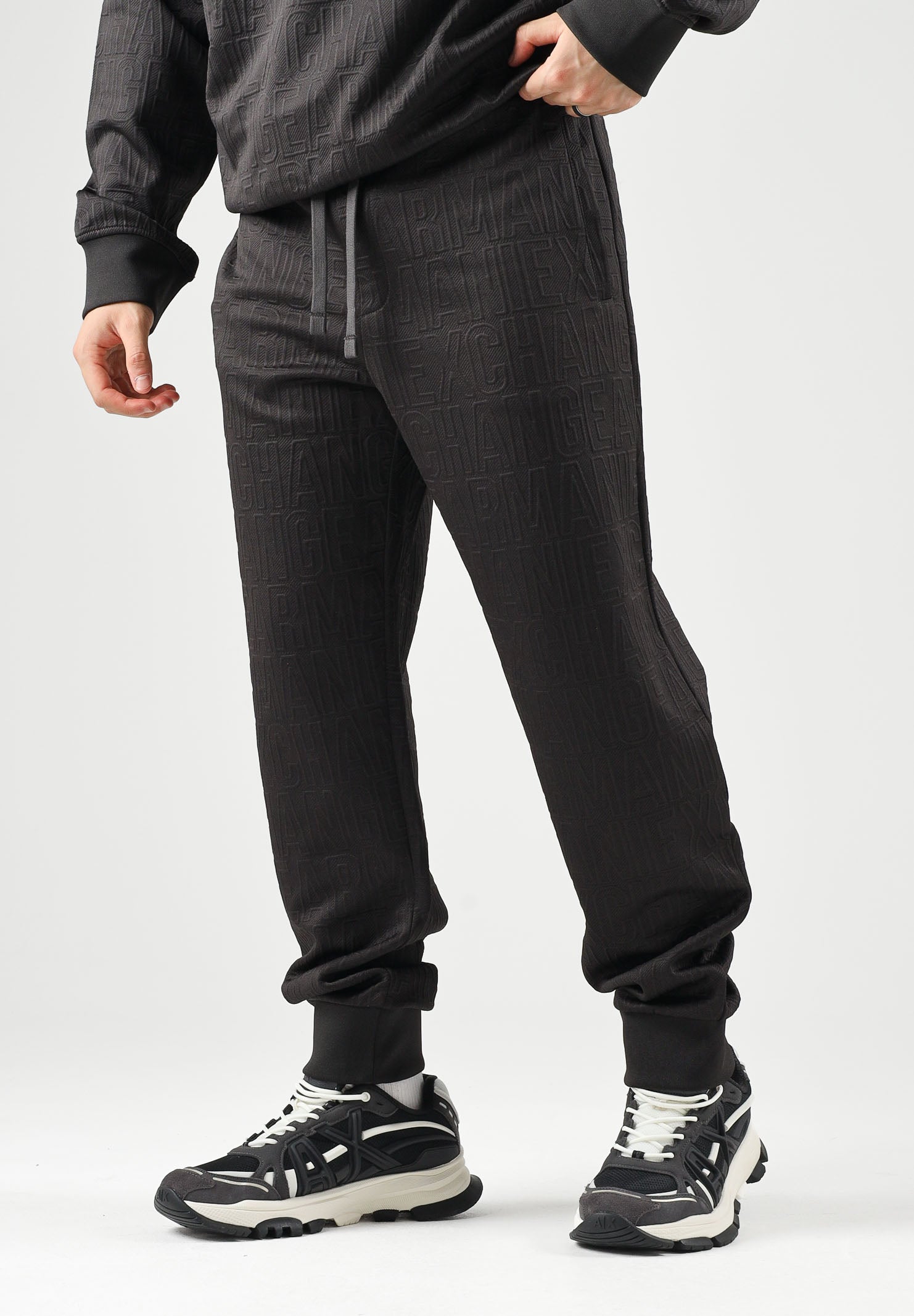 ARMANI EXCHANGE Pantaloni marroni da uomo con coulisse in vita e polsini elasticizzati alle caviglie XM002907AF21862 U8128 ARMANI EXCHANGE 