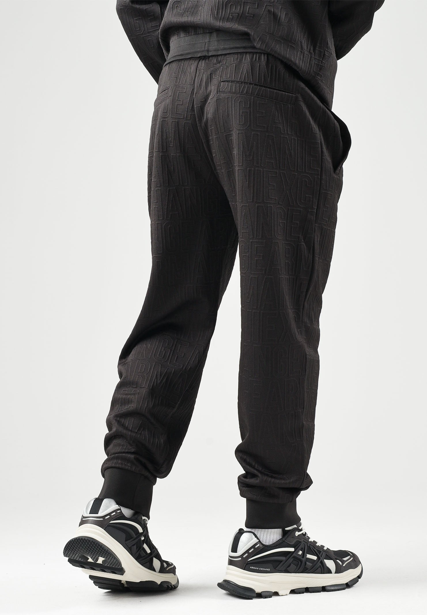 ARMANI EXCHANGE Pantaloni marroni da uomo con coulisse in vita e polsini elasticizzati alle caviglie XM002907AF21862 U8128 ARMANI EXCHANGE 