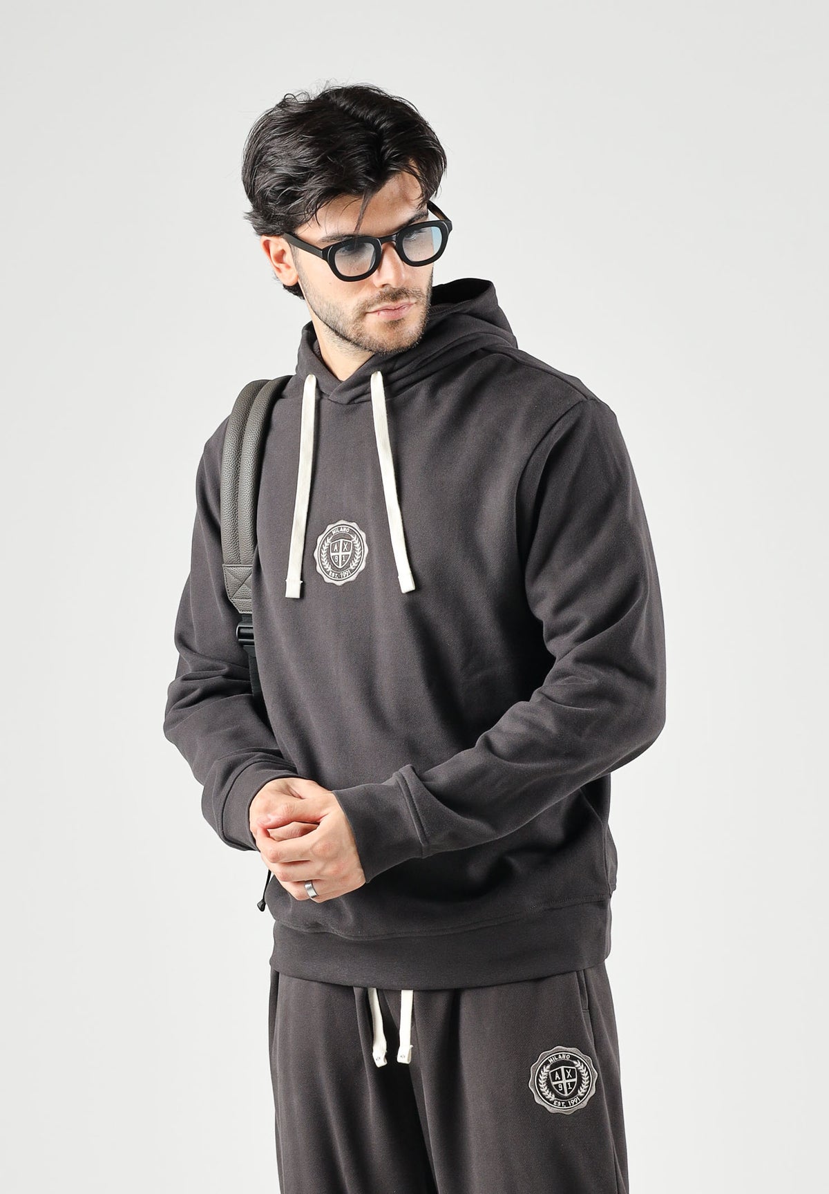 ARMANI EXCHANGE Felpa con cappuccio licorice-marrone scuro per uomo coulisse bicolore. XM002912AF26047 U8128 ARMANI EXCHANGE 