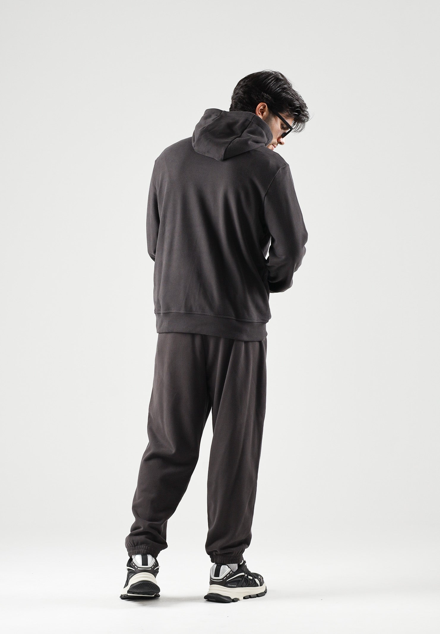 ARMANI EXCHANGE Pantaloni JOGGER licorice-marrone per uomo con vita regolabile e polsini elasticizzati. XM002914AF26047 U8128 ARMANI EXCHANGE 