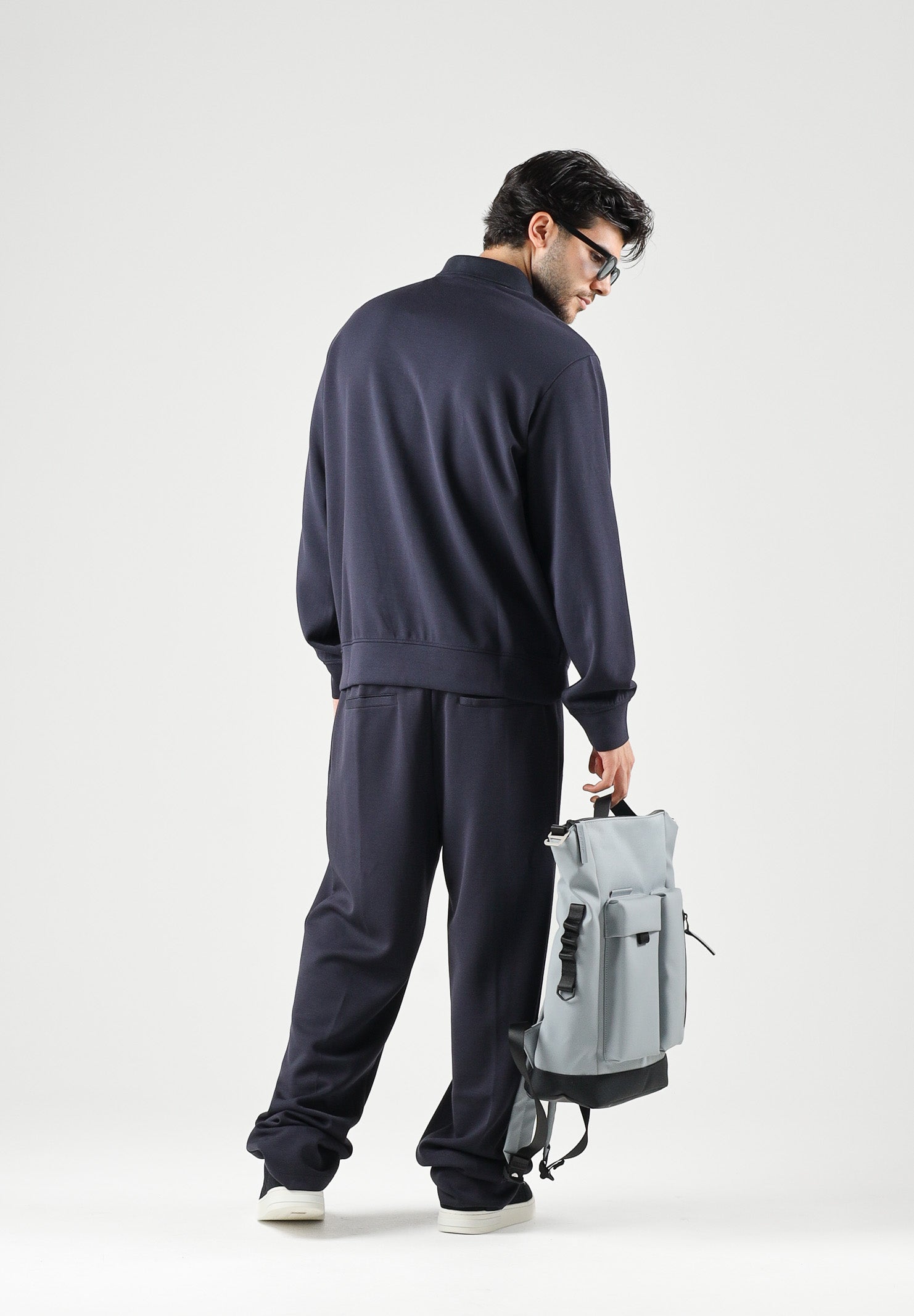 ARMANI EXCHANGE Pantaloni JOGGER deep navy blu per uomo con coulisse in vita e tasche laterali. XM002941AF19936 UB101 ARMANI EXCHANGE 