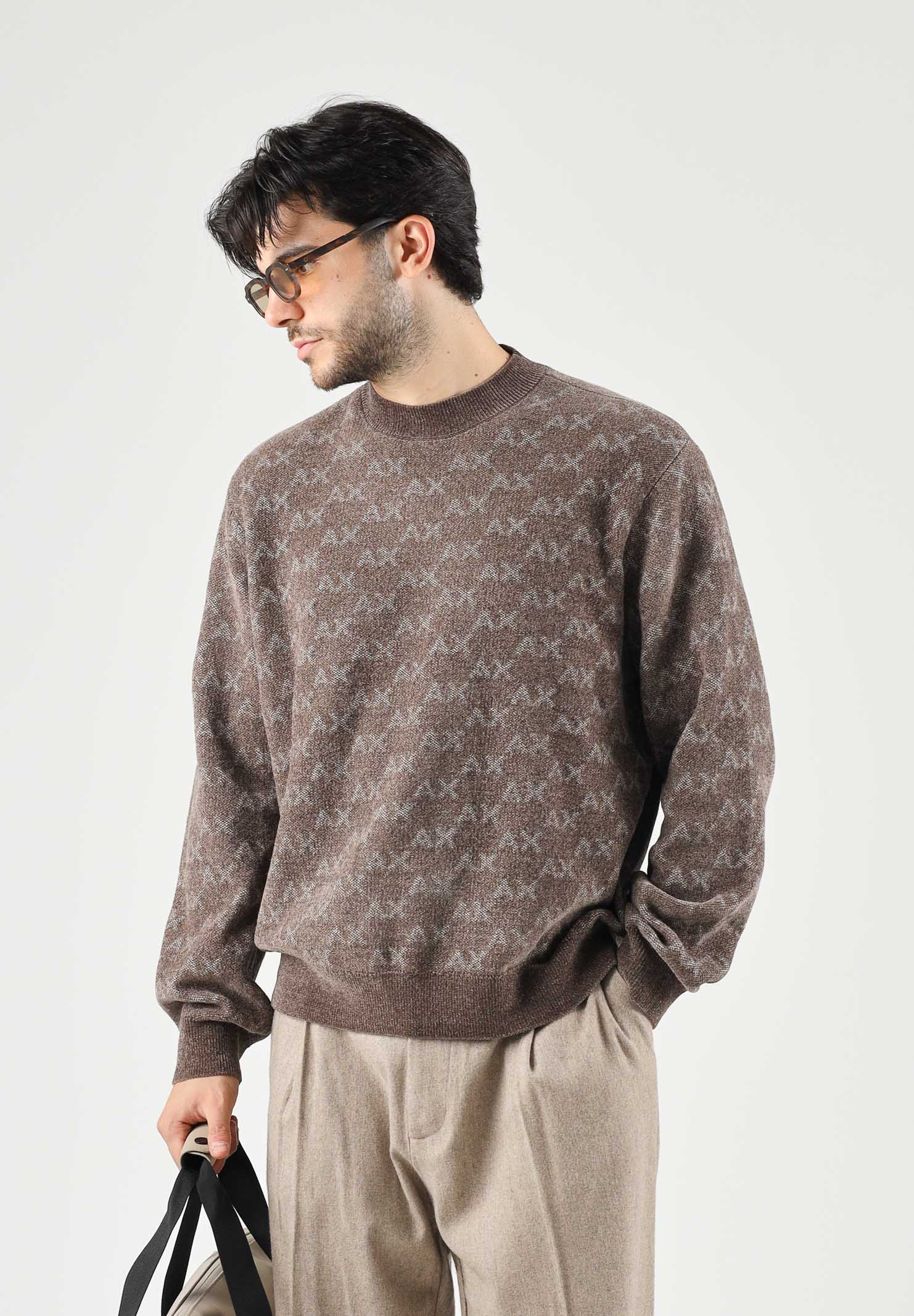 ARMANI EXCHANGE Maglione JACQUARD falcon-marrone per uomo con girocollo e trama monogram all-over. XM002992AF16916 F6236 ARMANI EXCHANGE 
