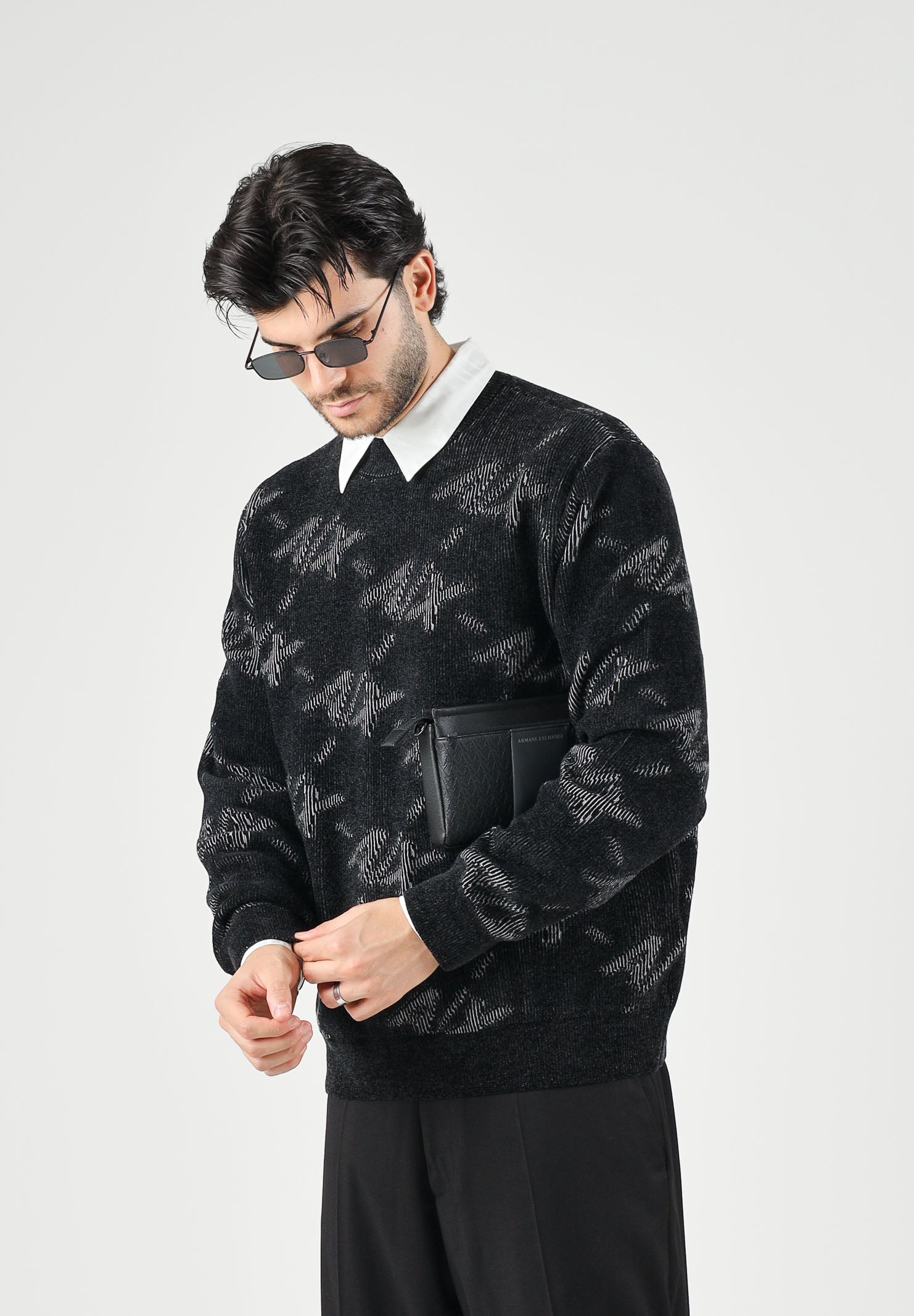 ARMANI EXCHANGE Maglione girocollo JACQUARD nero per uomo con grafica all-over. XM002992AF16916 FC357 ARMANI EXCHANGE 