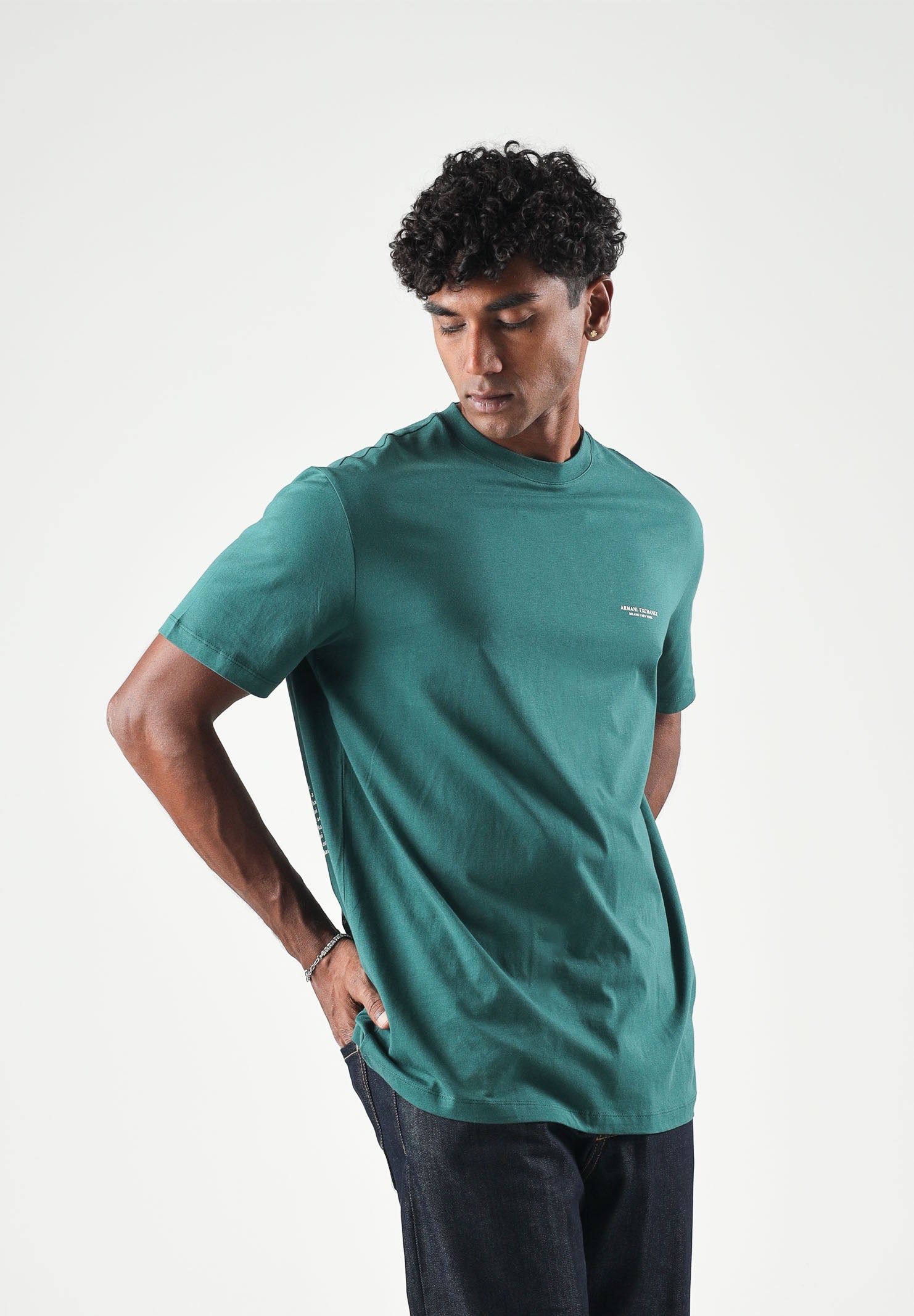 ARMANI EXCHANGE T-shirt EMBROIDERED june bug-verde per uomo con girocollo e piccolo logo ricamato. XM003113AF21323 U7330 ARMANI EXCHANGE 