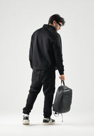 ARMANI EXCHANGE Pantaloni JOGGER neri per uomo con coulisse in vita e polsini elasticizzati. XM003145AF13047 UC001 ARMANI EXCHANGE 