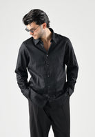 ARMANI EXCHANGE Camicia nera per uomo con colletto rigido e chiusura frontale con bottoni. XM003244AF13131 UC001 ARMANI EXCHANGE 
