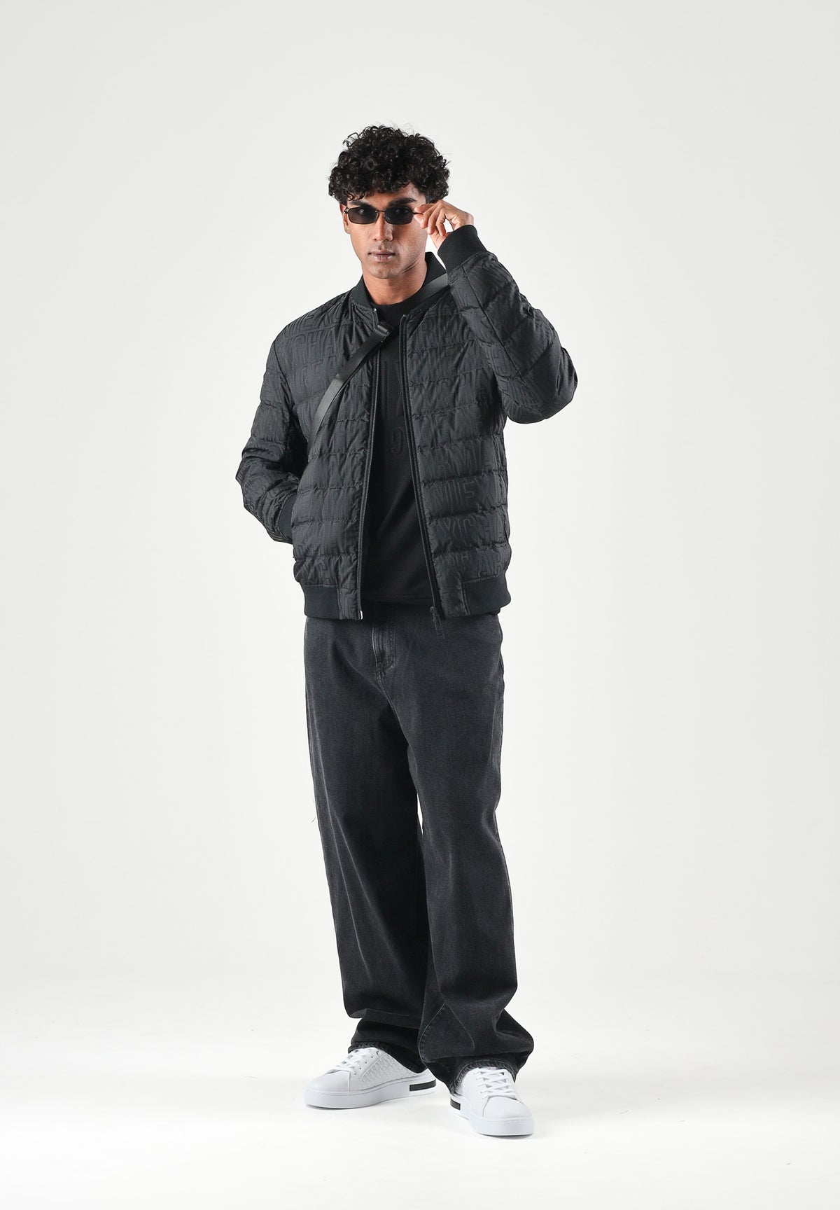 ARMANI EXCHANGE Piumino nero per uomo con trapuntatura allover e motivo monogram XM003310AF28563 FC340 ARMANI EXCHANGE 