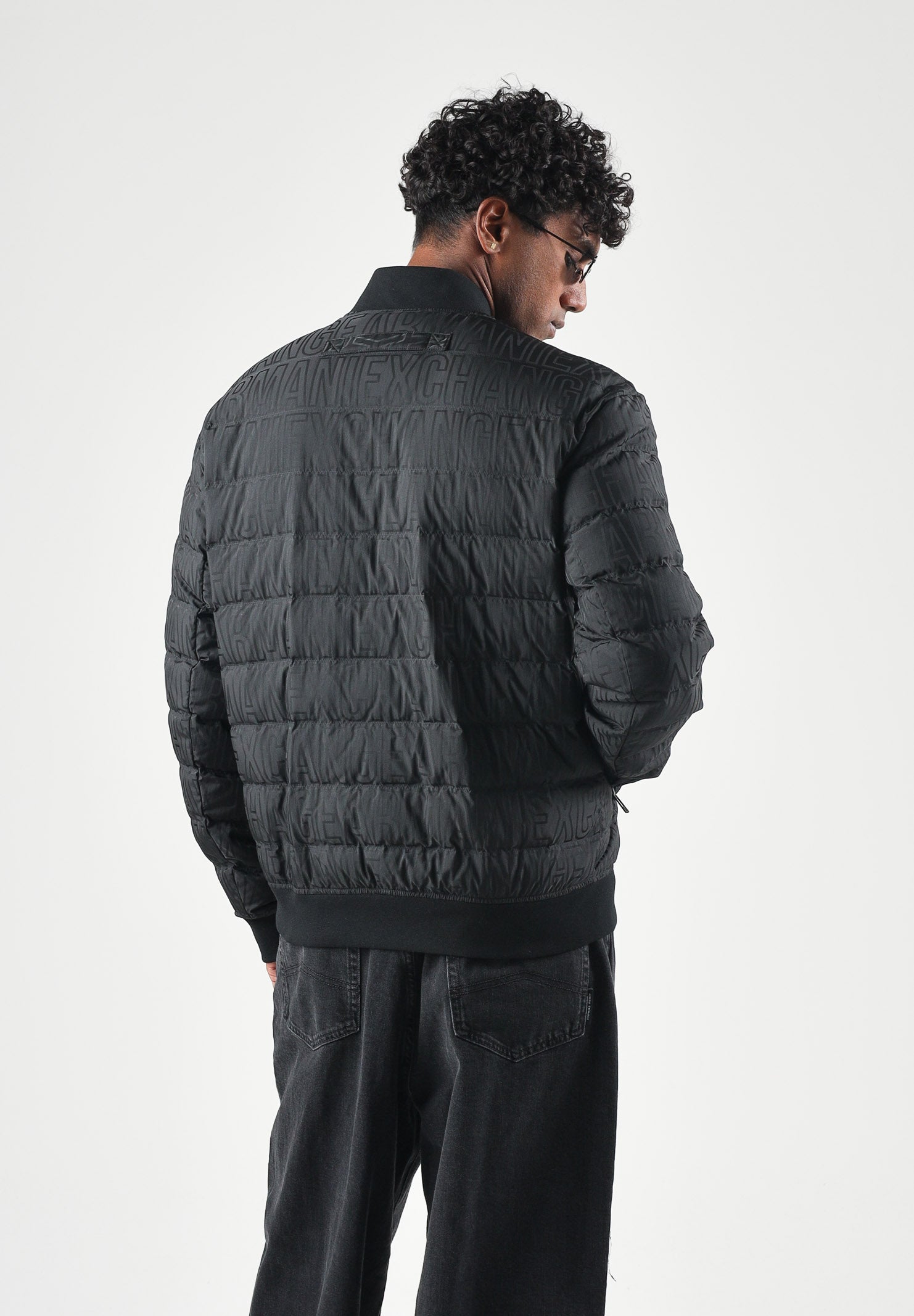 ARMANI EXCHANGE Piumino nero per uomo con trapuntatura allover e motivo monogram XM003310AF28563 FC340 ARMANI EXCHANGE 