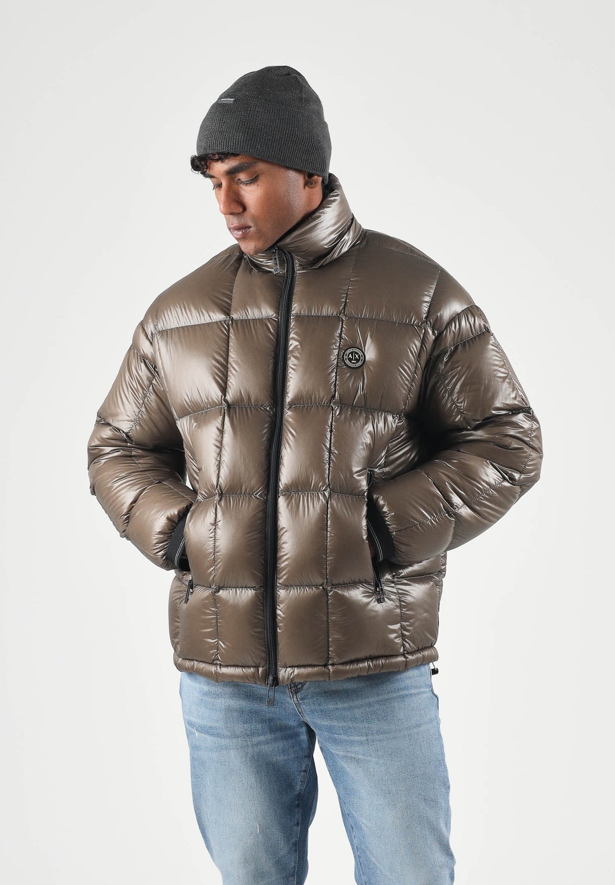 ARMANI EXCHANGE Piumino falcon-marrone da uomo con cappuccio imbottito e trapuntatura a blocchi. XM003344AF23755 U6125 ARMANI EXCHANGE 