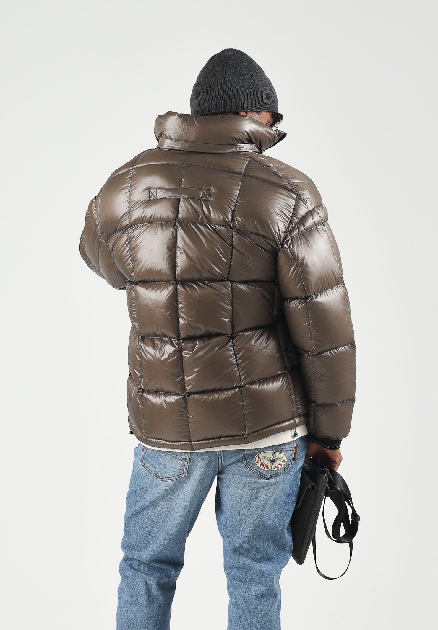 ARMANI EXCHANGE Piumino falcon-marrone da uomo con cappuccio imbottito e trapuntatura a blocchi. XM003344AF23755 U6125 ARMANI EXCHANGE 