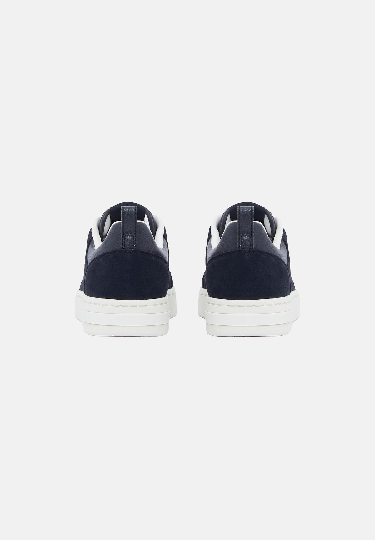 ARMANI EXCHANGE Sneakers deep navy-blu da uomo con profilo basso e suola platform a contrasto. XM003388AF27475 UB004 ARMANI EXCHANGE 