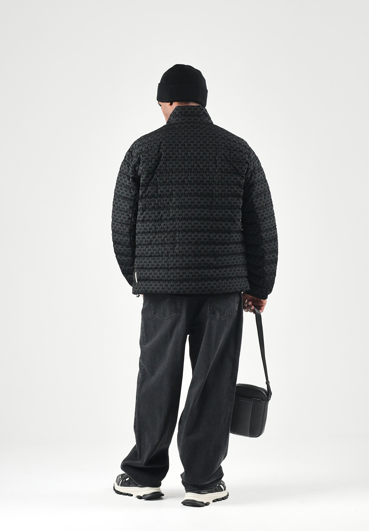 ARMANI EXCHANGE Piumino TRAPUNTATO nero da uomo con colletto rialzato e chiusura a zip integrale. XM003510AF19870 UC001 ARMANI EXCHANGE 