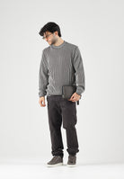 ARMANI EXCHANGE Pantaloni licorice marroni da uomo con taglio chino e gamba affusolata. XM003537AF22547 U8128 ARMANI EXCHANGE 