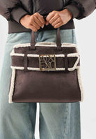ARMANI EXCHANGE Borsa tote bag marrone per donna con profili in ecopelliccia e maxi logo frontale. XW000285AF26995 M6027 ARMANI EXCHANGE 