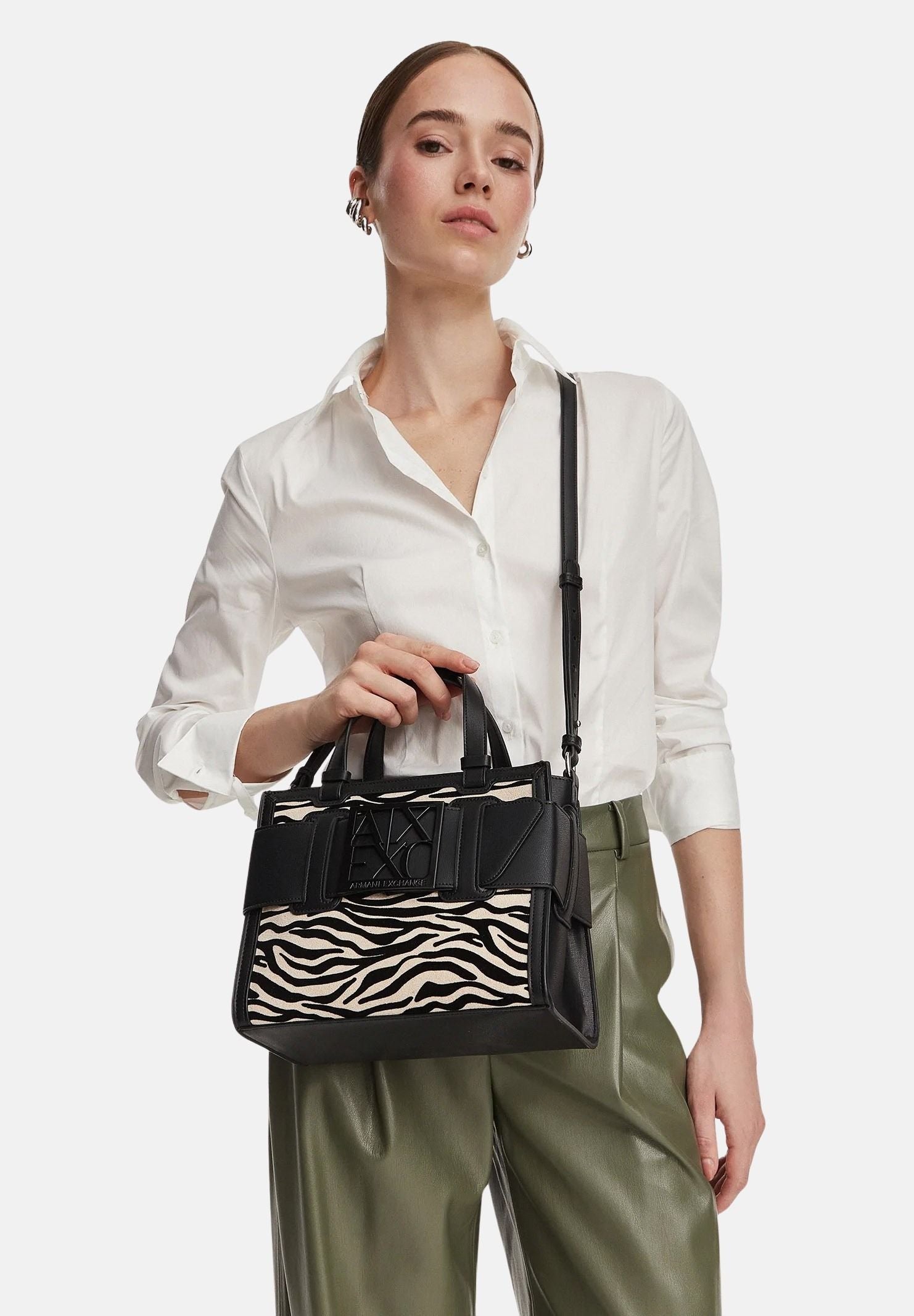 ARMANI EXCHANGE Borsa a mano nera da donna con inserto in tessuto animalier zebrato e maxi fibbia logo XW000392AF26445 MC149 ARMANI EXCHANGE 