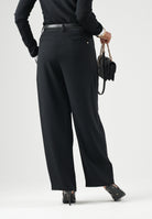 ARMANI EXCHANGE Pantaloni neri per donna con pinces frontali e tasche laterali. XW002507AF16151 UC001 ARMANI EXCHANGE 