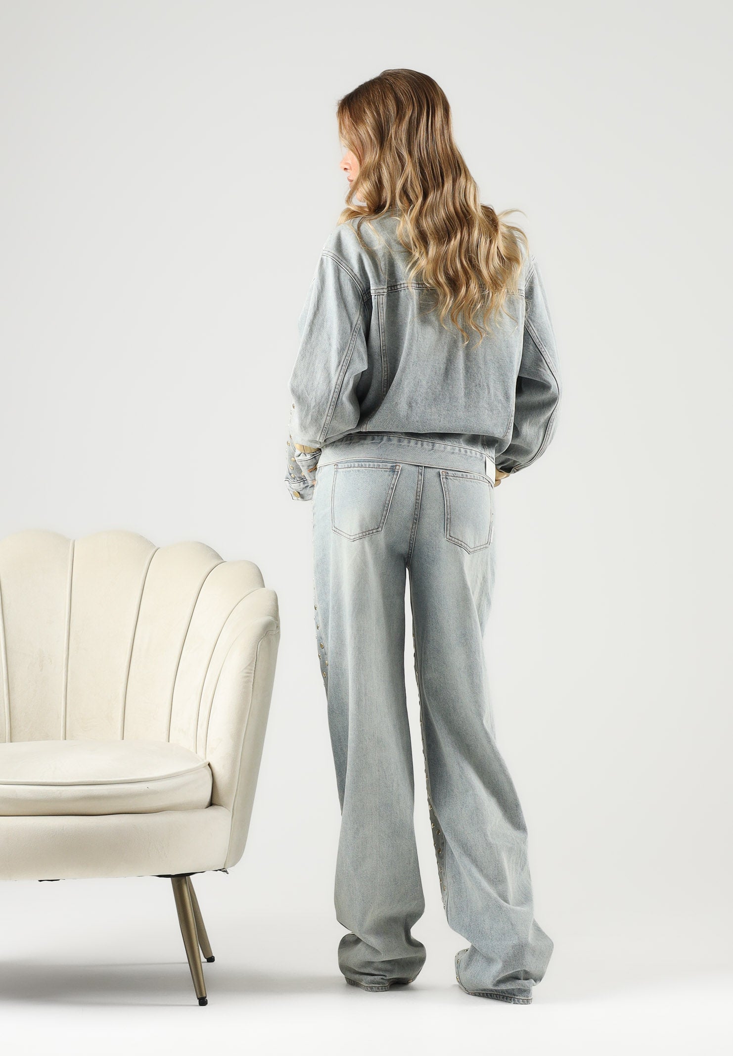 ARMANI EXCHANGE Giubbotto di jeans GEMS  light blue denim per donna con colletto classico e applicazioni di strass. XW002526AF25775 MB003 ARMANI EXCHANGE 