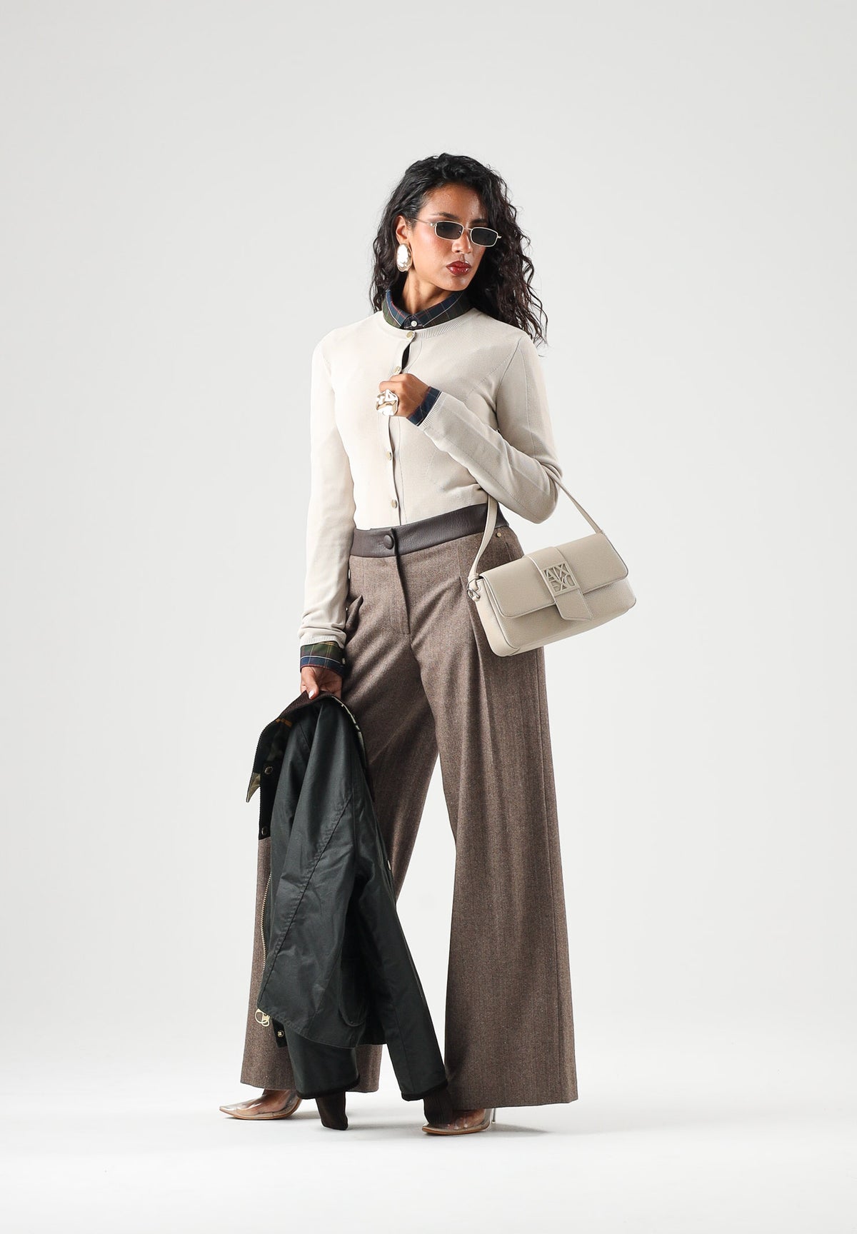 ARMANI EXCHANGE Cardigan corto REPERTOIRE bianco-beige da donna con scollo rotondo e bottoni decorativi. XW002883AF10352 U1039 ARMANI EXCHANGE 