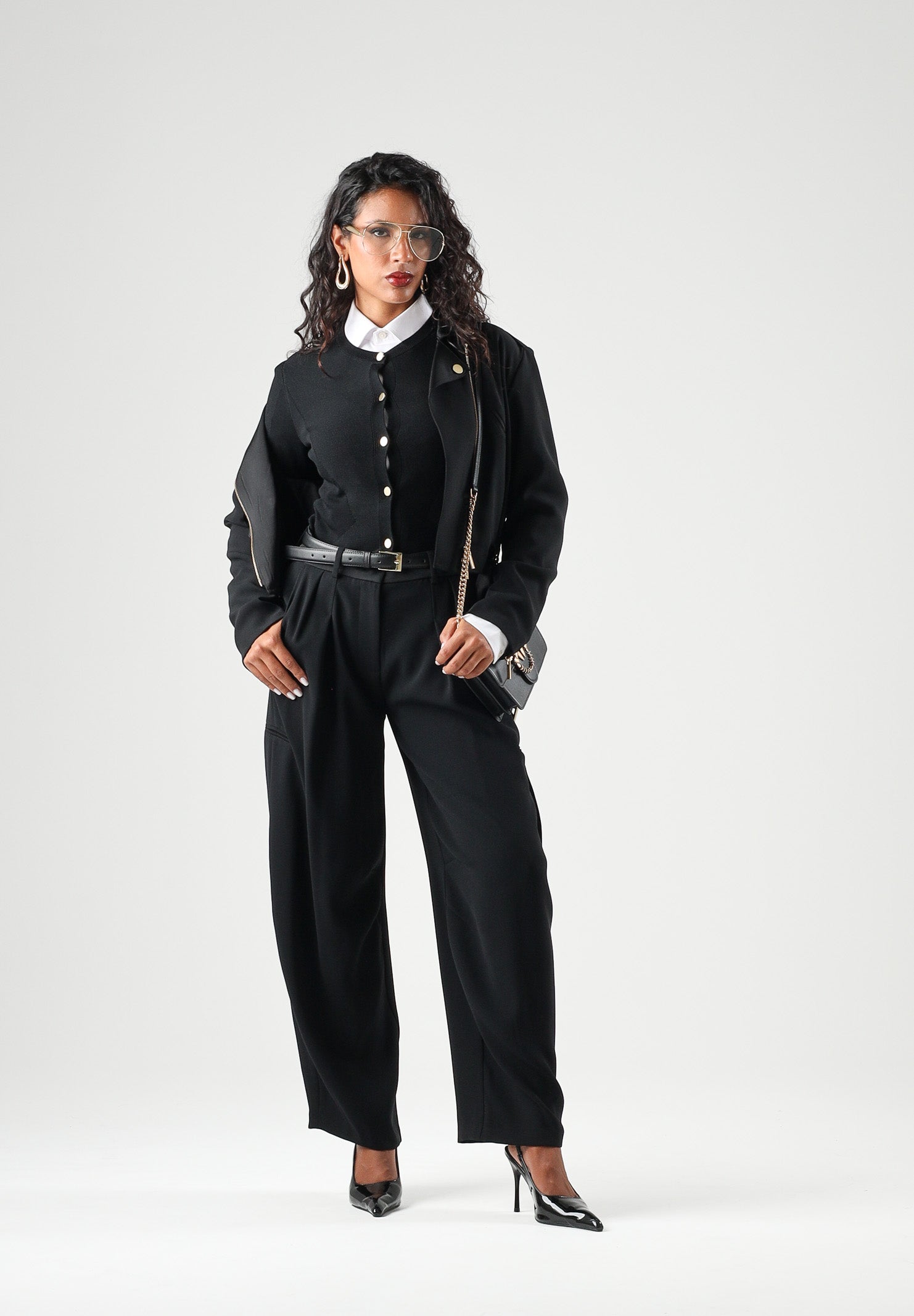 ARMANI EXCHANGE Cardigan corto REPERTOIRE nero da donna con scollo rotondo e bottoni decorativi. XW002883AF10352 UC001 ARMANI EXCHANGE 