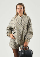 ARMANI EXCHANGE Bomber leggero MONOGRAM atmosph beige per donna con chiusura a bottoni e stampa all-over. XW002904AF26063 F6119 ARMANI EXCHANGE 