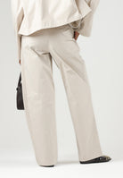 ARMANI EXCHANGE Pantalone elegante bianco-beige da donna con pince in vita e tasche laterali XW002932AF26077 U1039 ARMANI EXCHANGE 