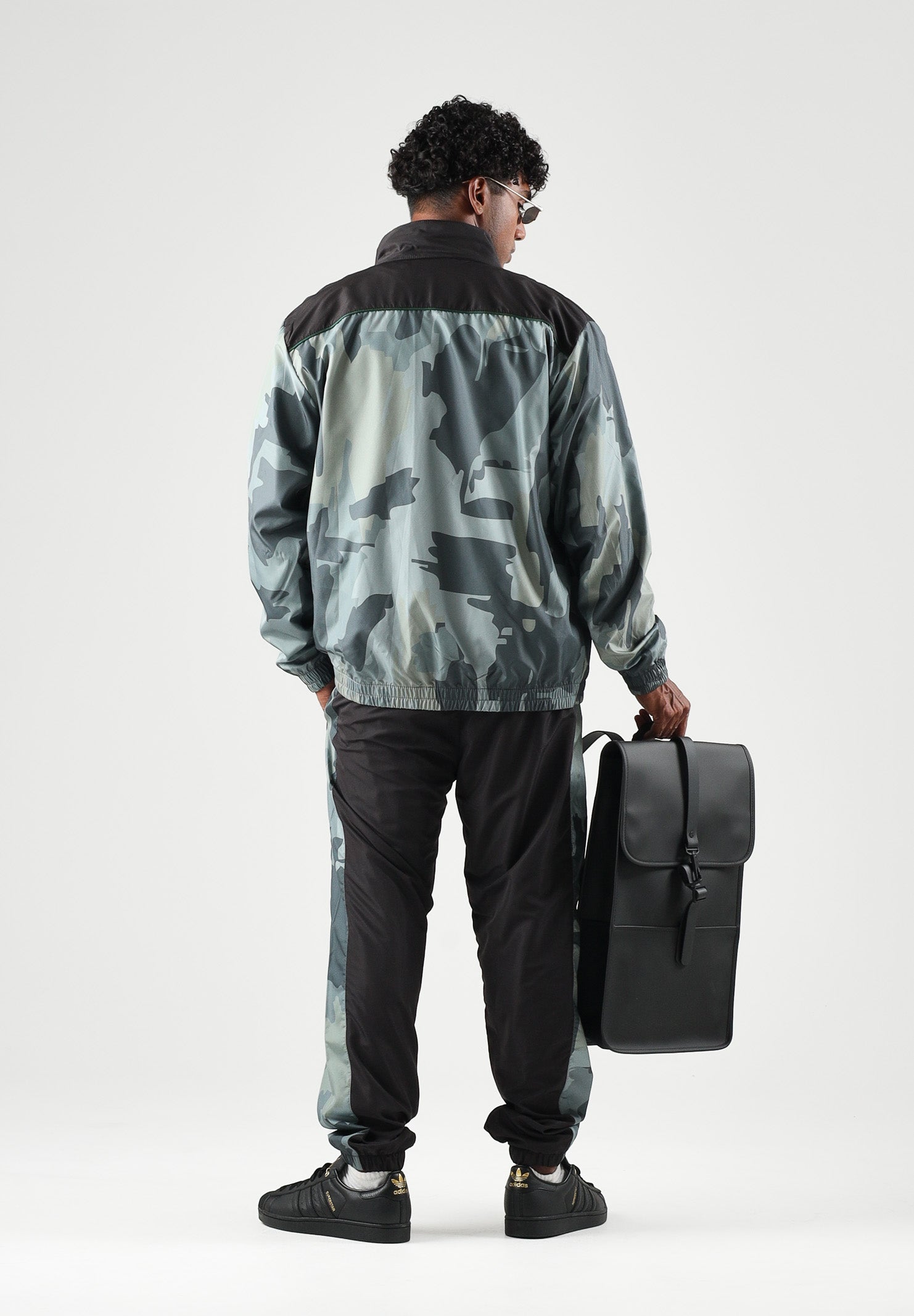 AUSTRALIAN Tuta nera per uomo con inserti stampati a fantasia camouflage, SWUTU0173 003 AUSTRALIAN 