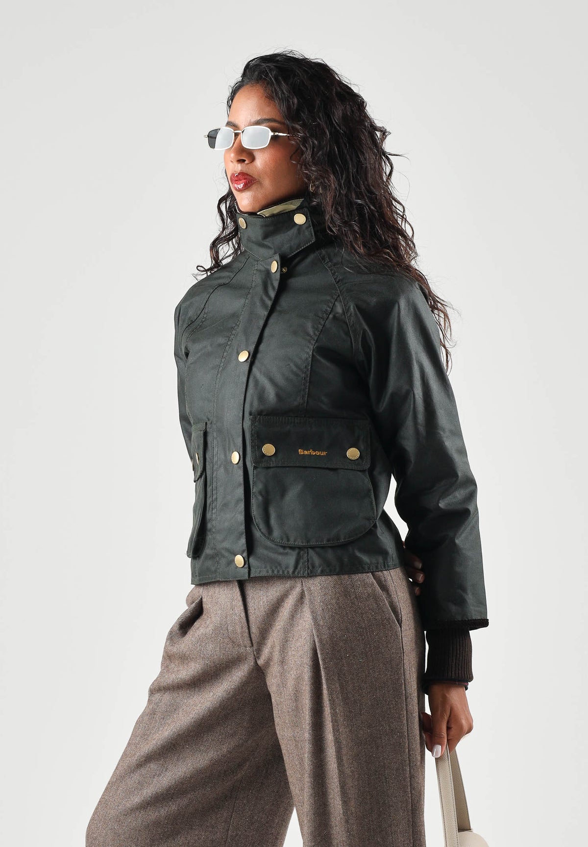 BARBOUR Giubbotto CROPPED BEADNELL verde per donna con taglio corto e colletto in velluto a coste. 262MLWX1403 SG51 BARBOUR 